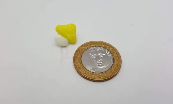 Aplique Botão de Cogumelo Amarelo de 1,5cm - 20 unidades