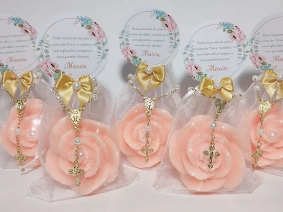 Lembrancinha 90 Anos: Sabonete Rosa Luxo com Mini Terço