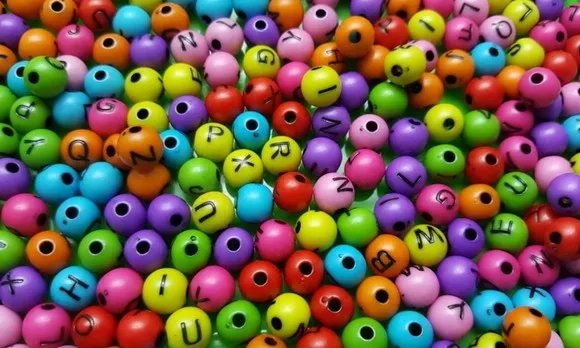 Letrinhas em Bolinhas ou Dadinhos -Pacote com 25 letras