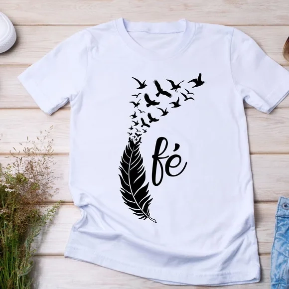Camiseta Religiosa Fé - Pena e Revoada de Pássaros