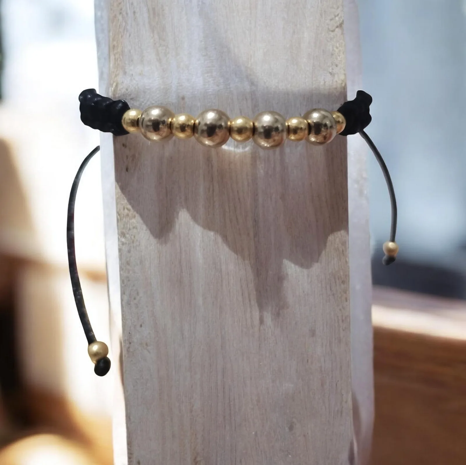 ✨ PULSEIRA ARTESANAL AJUSTÁVEL COM BOLINHAS DOURADAS ✨