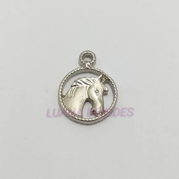 Pingente Cavalo em Metal Prateado - pct c/10 unid