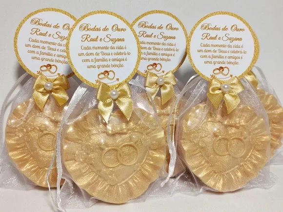 Lembrancinha Bodas de Ouro: Sabonete Coração Alianças