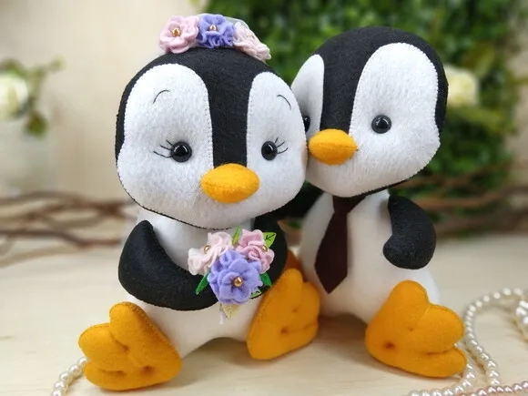 Topo de Bolo - Pinguins com a Caixa