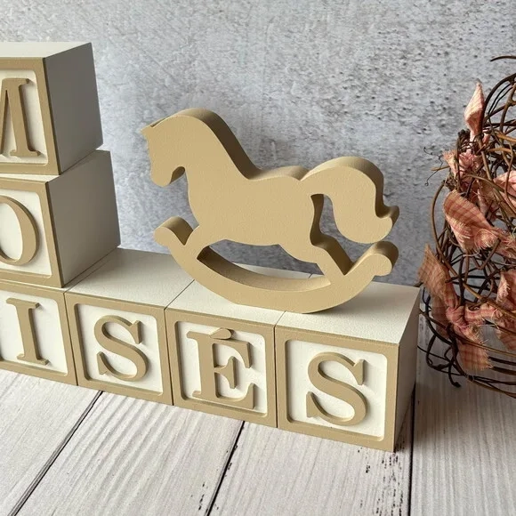 Cavalinho de Balanço 12cm + Cubos 6x6cm Ts Decoração Bebê