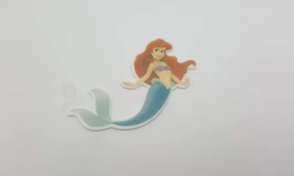 Aplique da Princesa Ariel em Acrílico UV com 5cm