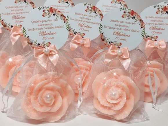 Lembrancinha de Aniversário 80 Anos: Sabonete Rosa Luxo