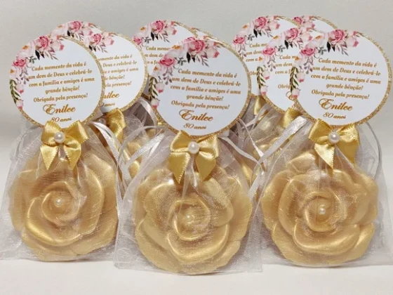 Lembrancinha de Aniversário 80 Anos: Sabonete Flor Aberta