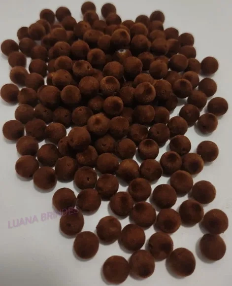 Bolinha Marrom de Camurça - 8mm - pct c/ 100 unidades