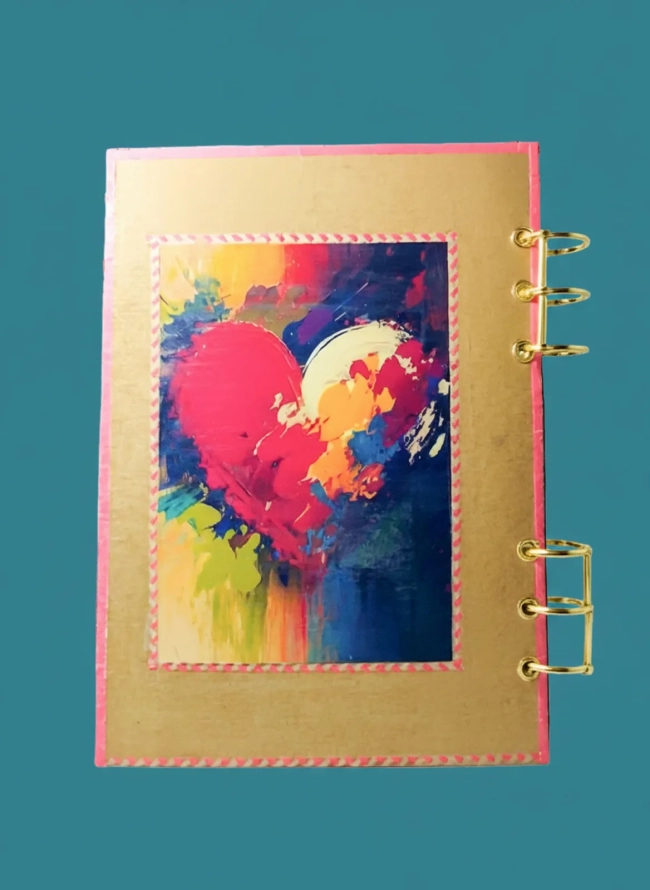 Caderno  Tipo Fichário Coração Kraft
