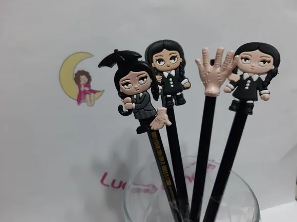 Lápis com Ponteira Wandinha Addams Emborrachada Pct 4 Unids