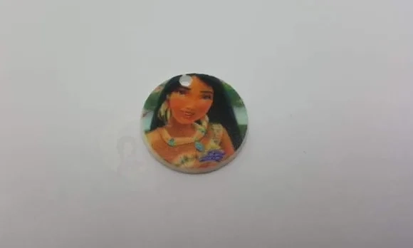 Pingente da Princesa Pocahontas em Acrílico com 2,1cm - 8 Un