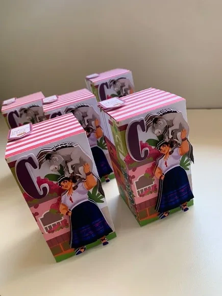 Kit 30 Lembrancinhas Encanto