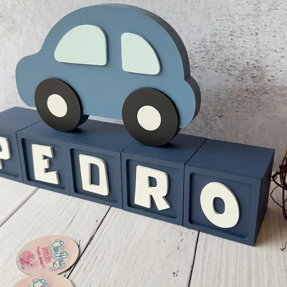 Carrinho Enfeite + Nomes em Cubo - Decoração Bebê