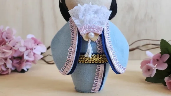 Boneca Kokeshi em Feltro 18 cm - Chamar Chat