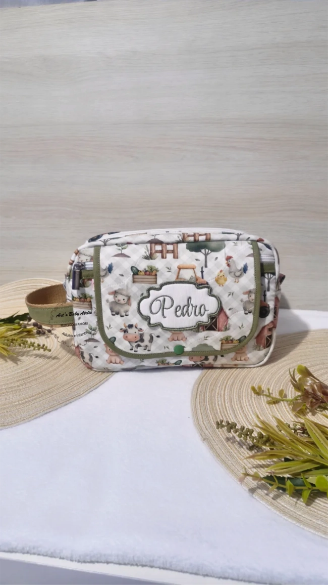 Porta Fraldas Personalizado com Trocador Portátil, Kit Higiene para Bebê com Nome Bordado, Organizador de Bolsa Maternidade