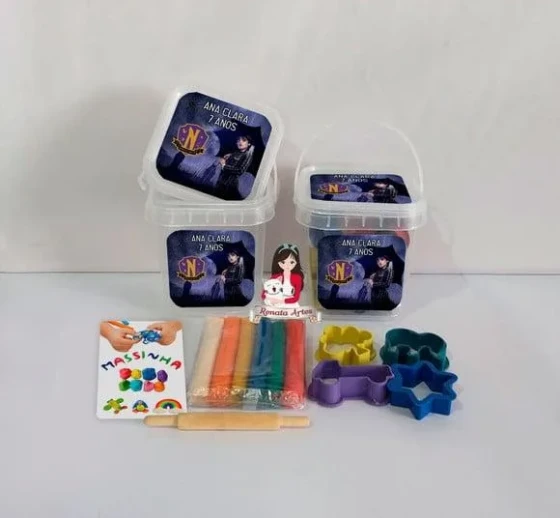 Kit Massinha no Baldinho Personalizado Wandinha