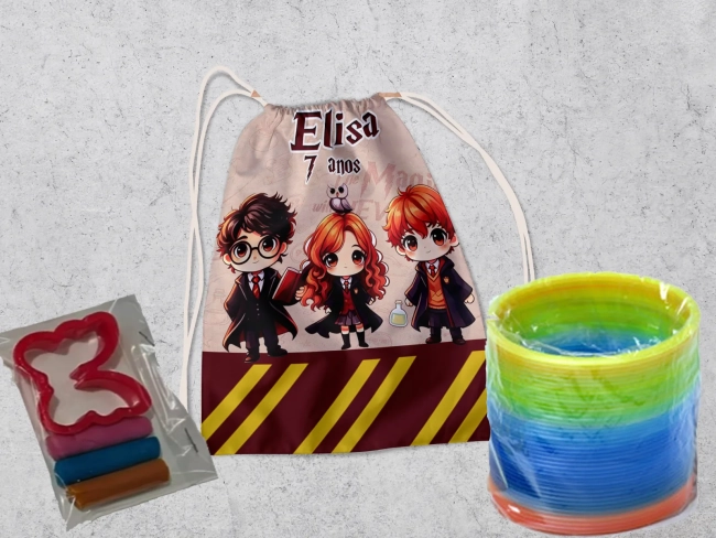 Kit Mochilinha + Mini Massinha de modelar e Mola Maluca  Casa Magica Harry Potter