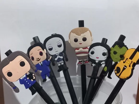 Lápis com Ponteira Familia Addams Emborrachada - 7 Peças