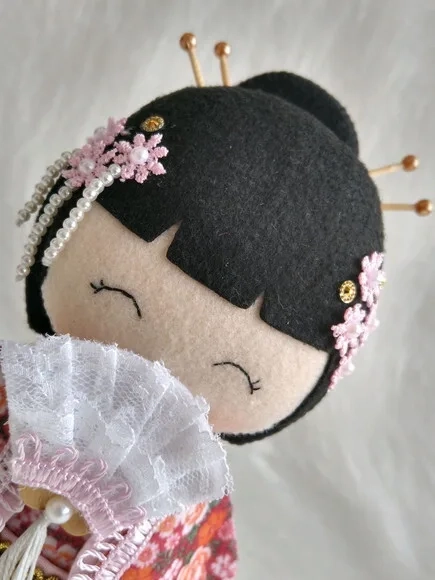 Boneca Kokeshi em em feltro
