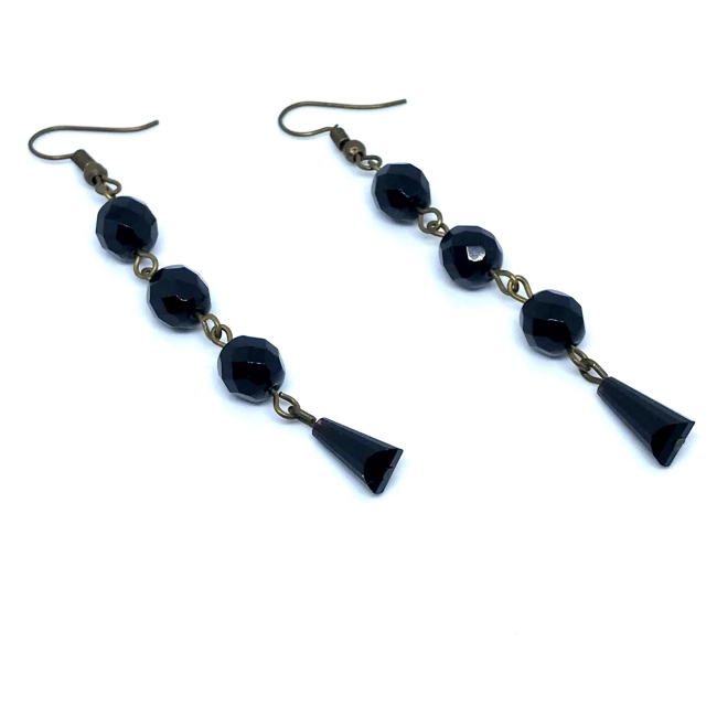 Brinco Retrô Ouro Velho com Cristal Tcheco Jablonex Negro e Cone Facetado