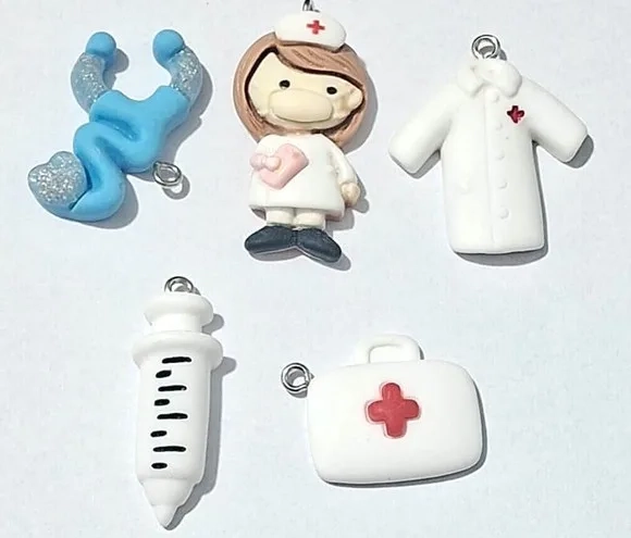Pingente Medicina 3cm Resina Pacote com 5 Unidades