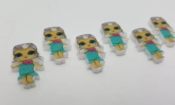 Pingente LOL Merbaby em Acrílico UV de 1,9cm