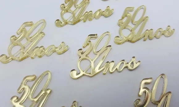 Plaquinha de 50 Anos em Acrílico Espelhado Dourado