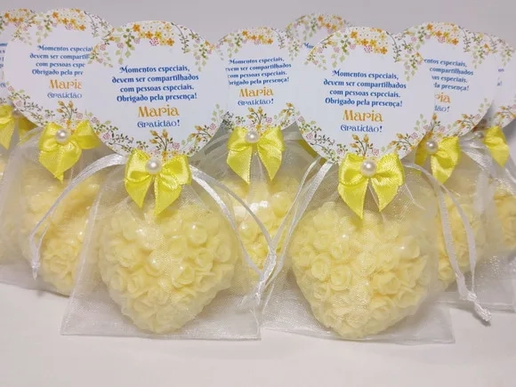 Lembrancinha de Aniversário 80 Anos: Sabonete Coração Floral