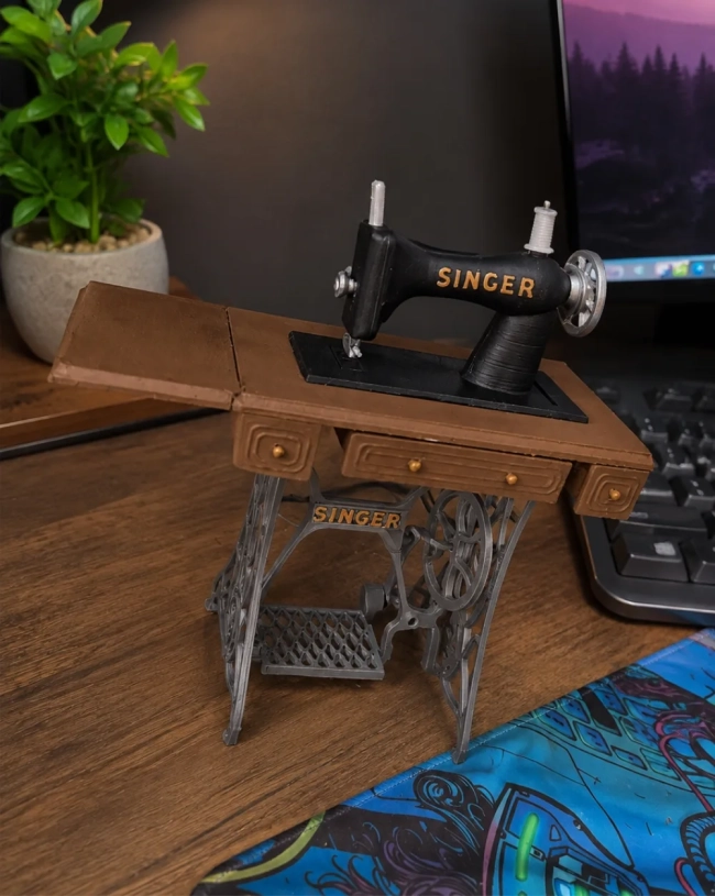 Máquina de Costura Miniatura Singer Decorativa Impressão 3D – Modelo Vintage