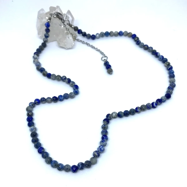 Choker Sodalita Natural Facetada 4mm - Acabamento Aço Inox