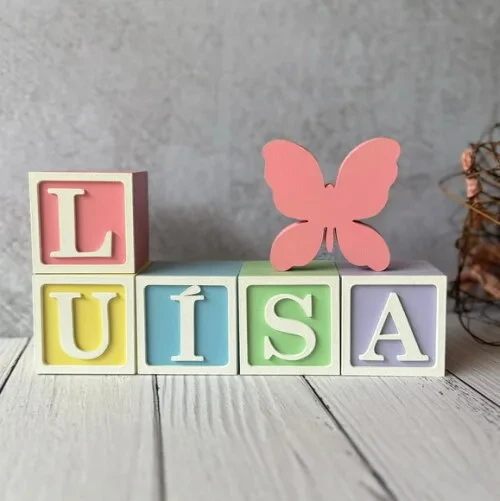 Borboletinha + Cubos 6x6cm Decoração Bebê