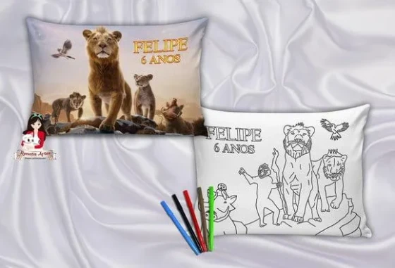 Almofada com Verso Pinte e Lave Rei Laão Mufasa