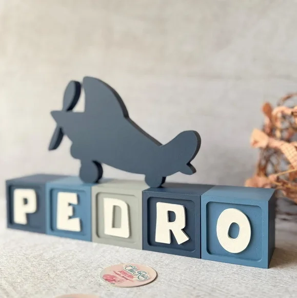 Aviãozinho + Cubos 6x6cm Ts Decoração Bebê
