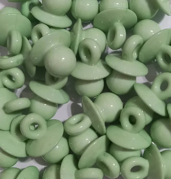 Pingente Chupetinha Verde Leitosa 2,5cm - 20 Unidades