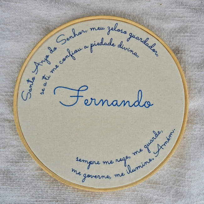 Quadro Oração Santo Anjo com Nome Personalizado | Bordado à Mão