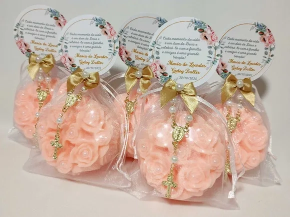 Lembrancinha 90 Anos: Sabonete Provence Rosas com Mini Terço