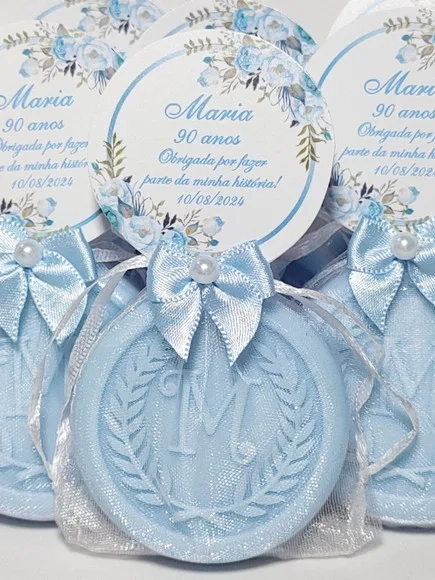 Lembrancinha 90 Anos: Sabonete Letra Inicial Personalizada
