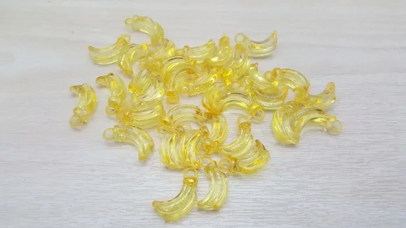 Banana Acrilico Mini de Acrilico 2,5cm Pacote 50 Unidades