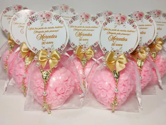 Lembrancinha 90 Anos: Sabonete Coração Floral com Mini Terço