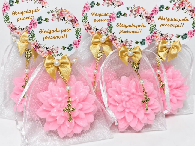 Lembrancinha 70 Anos: Sabonete Flor Dália com Mini Terço