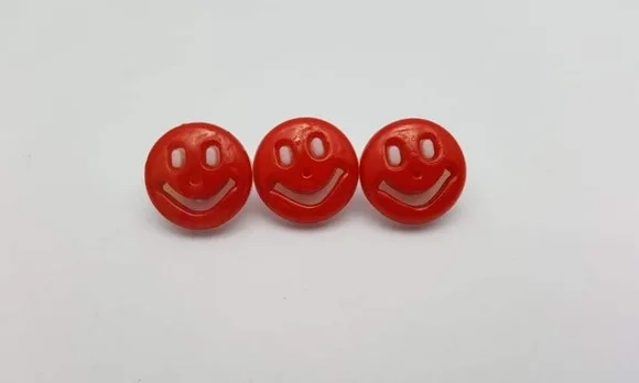Aplique Botôes Carinha Vermelha de 1,3cm - Com 20 Unidades