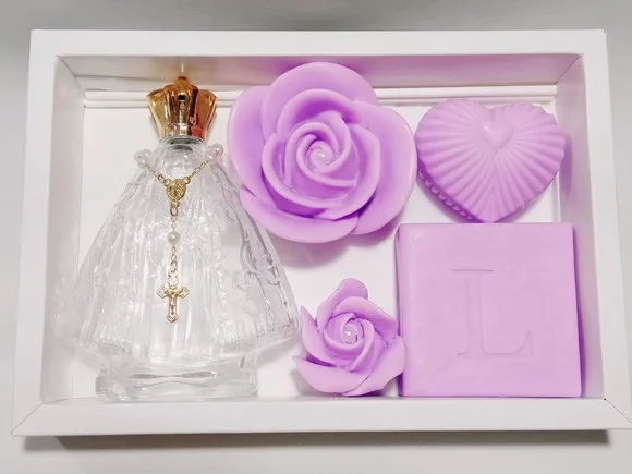 Presente Católico: Aromatizador Nossa Senhora com Sabonetes