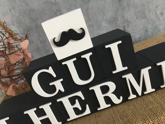 Cubos Decorativos Personalizados com Nome do Bebê em MDF - Tema Mustache