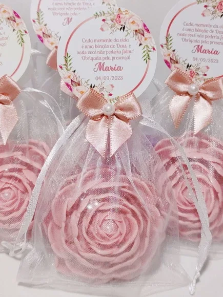 Lembrancinha 80 Anos: Sabonete Rosa Delicada Luxo