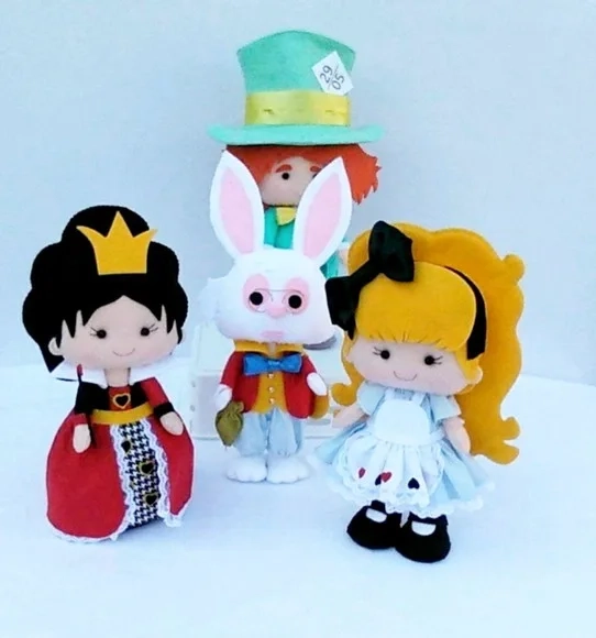 Combo Alice no País das Maravilhas e Seus Amigos.