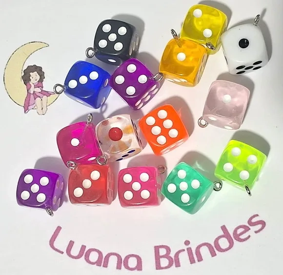 Pingente Dado de Acrílico 1,4cm Colorido Pacotes com 8 Unida