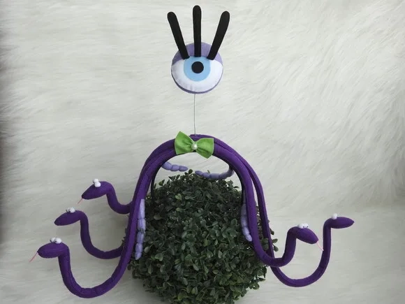 Tiara Célia (monstro Sa) em Feltro