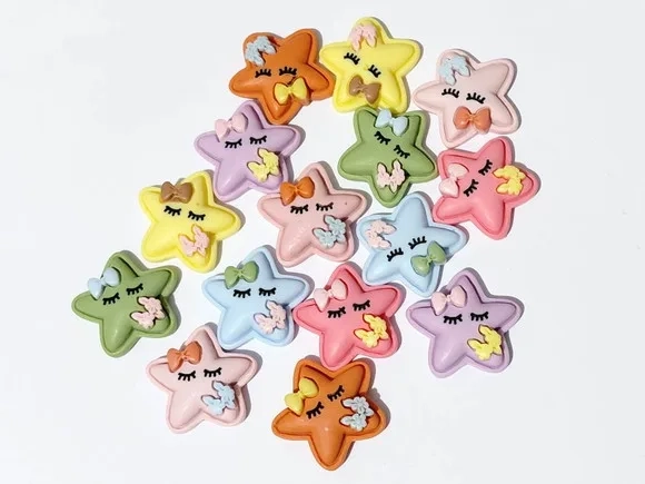 Aplique Estrela Colorida 24mm Resina Pacote com 15 Unidades