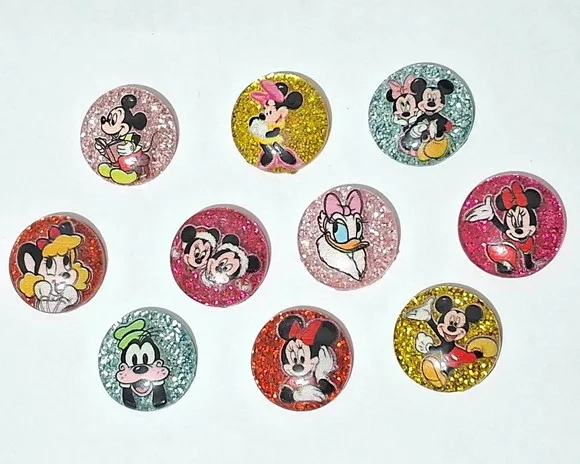 Aplique Mickey e Minnie Redondo 2cm de Resina Pacote com 10
